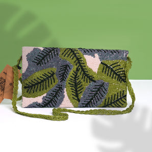 Sassy leafy forest clutch