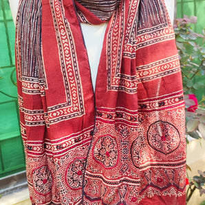Ajrak stole