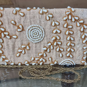 Skin pearls handembriodered clutch