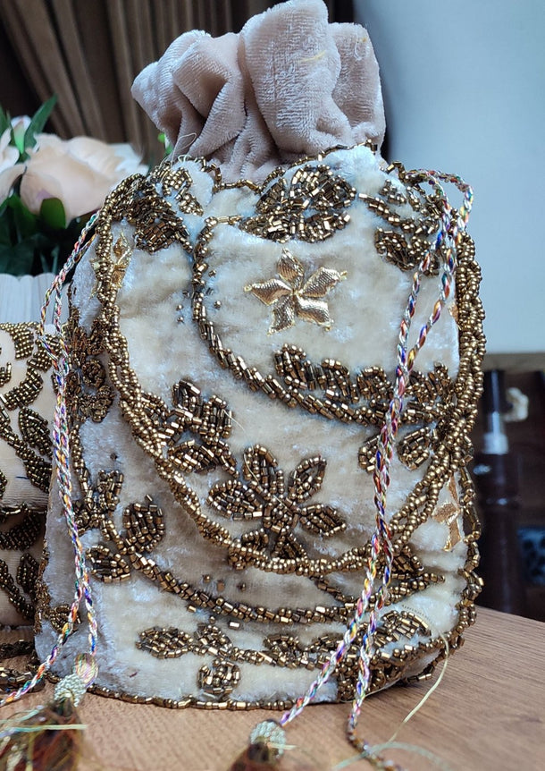 handmade luxurious potli bag online in Pakistan