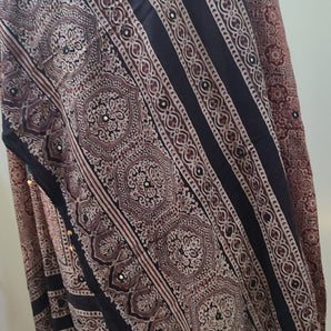 Handembriored ajrak suit / unstitched